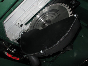 Tischkreissäge Motor und Sägeblatt